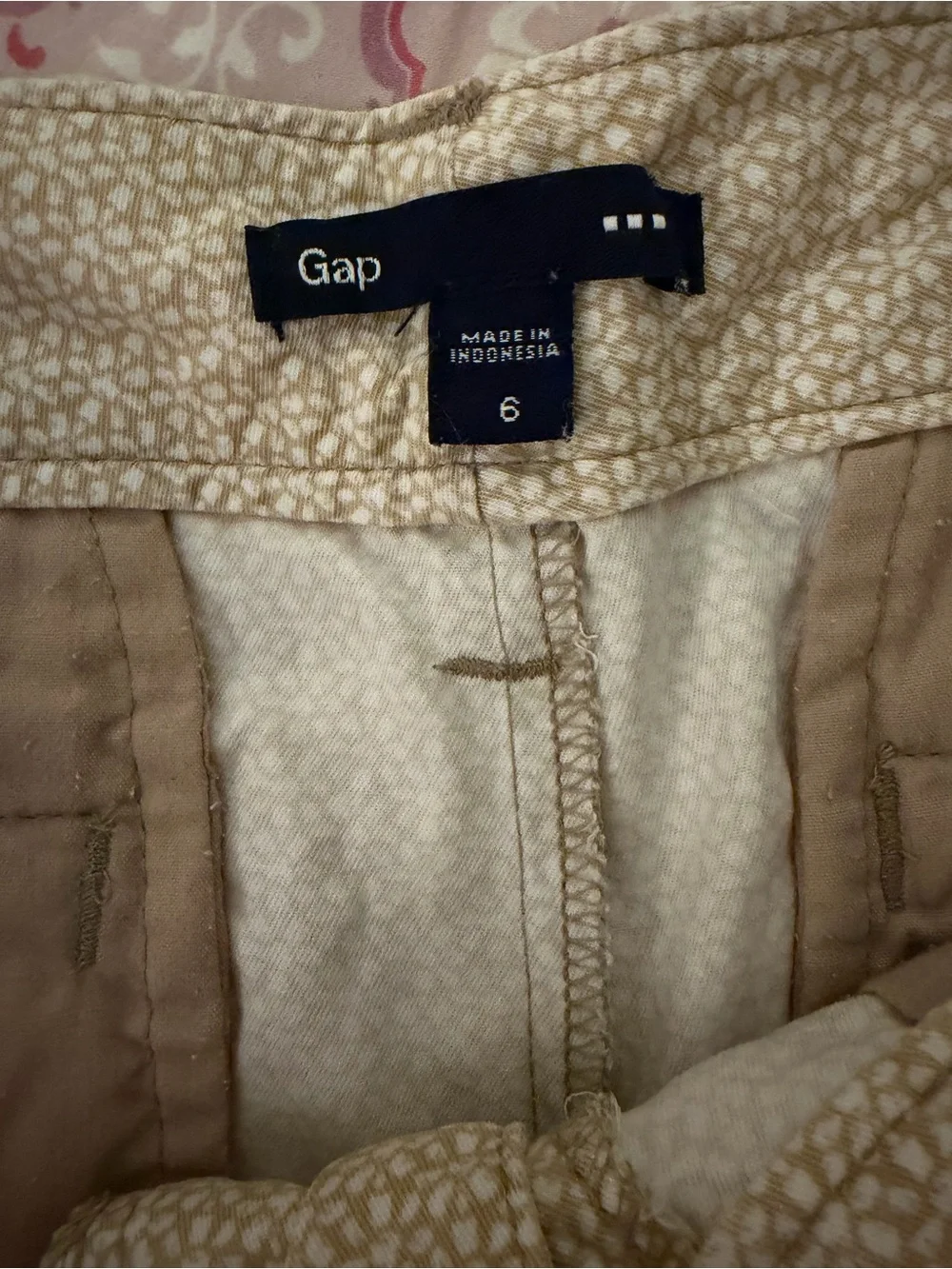 GAP Beige Micro-Print Women’s Shorts